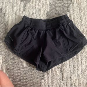 2.5’ hotty hot shorts black